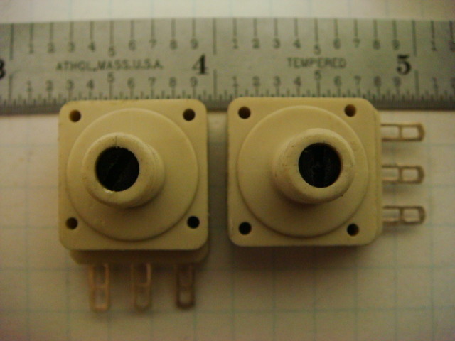 LOT (40) 1K PHIER Panel Mount TrimPots - New and Unused