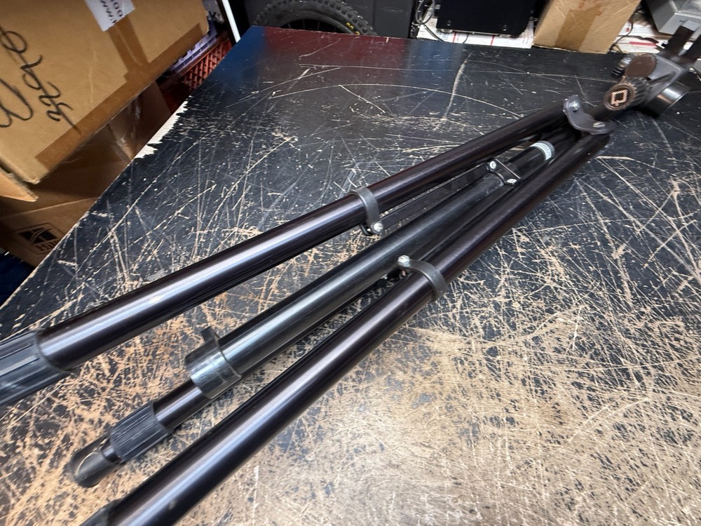 Quick Set 5-95818-6B Tripod