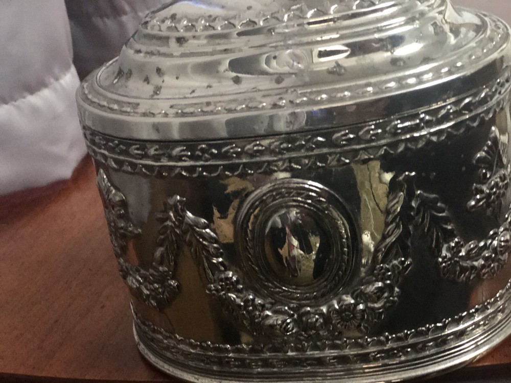 Vintage Style Silver Metal Jewelry Oval Box With A Red Velvet Lining