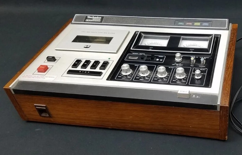 VINTAGE TECHNICS BY PANASONIC DIRECT DRIVE CASSETTE STEREO DECK RS-276US