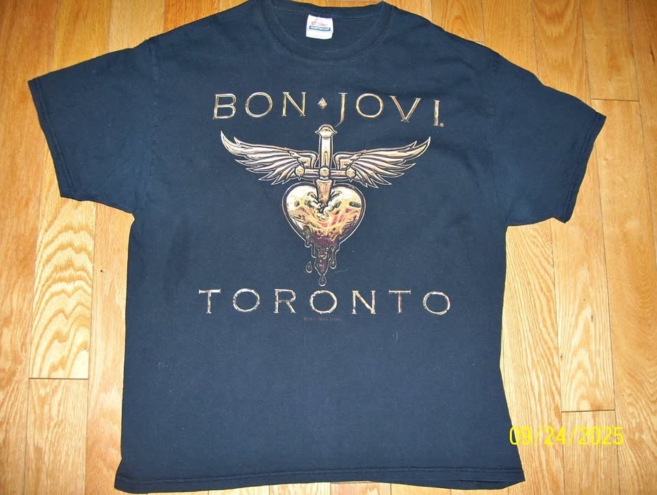 Bon Jovi 2011 Tour Tee Shirt Toronto Exclusive Offical RARE Size XL