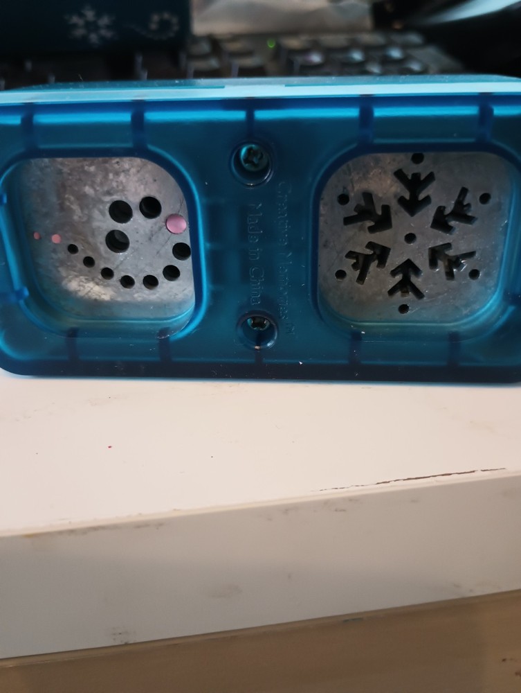 Creative Memories Snow Maker Paper Punch pre-owned