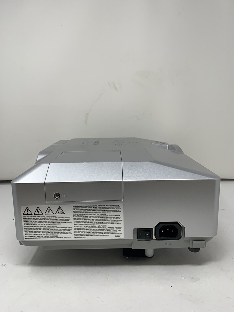 Hitachi CP-X306 3LCD Projector