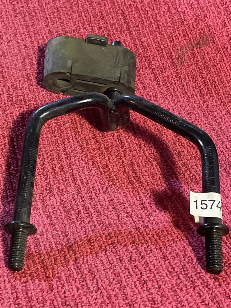 15746610 muffler hanger