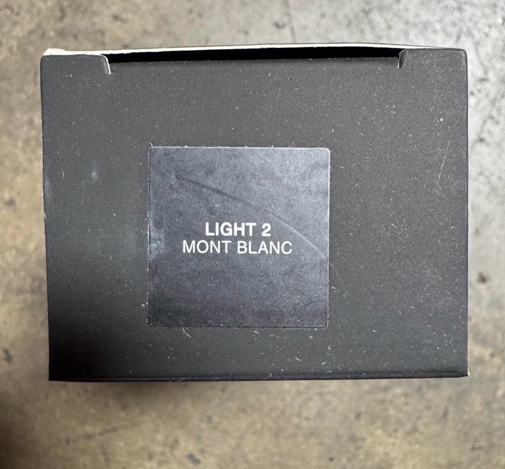 NARS LIGHT REFLECTING FOUNDATION - 1 Oz Light 2 Mont Blanc
