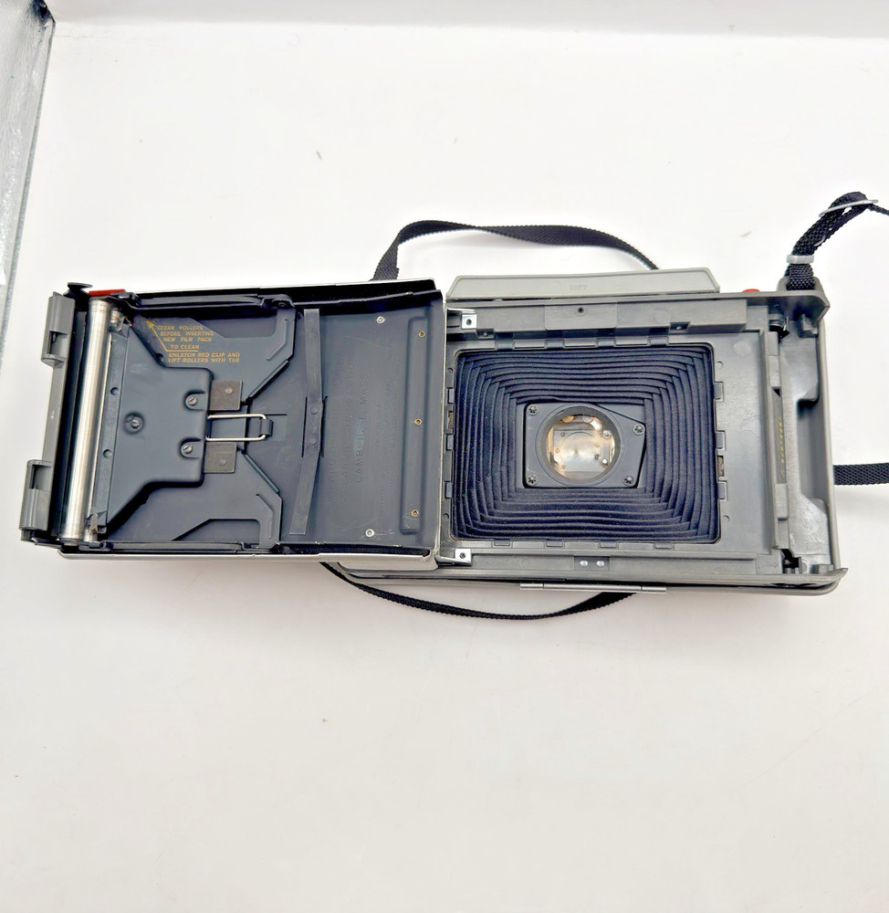 Polaroid Automatic 230 Vintage Land Camera With Strap & Case - Untested