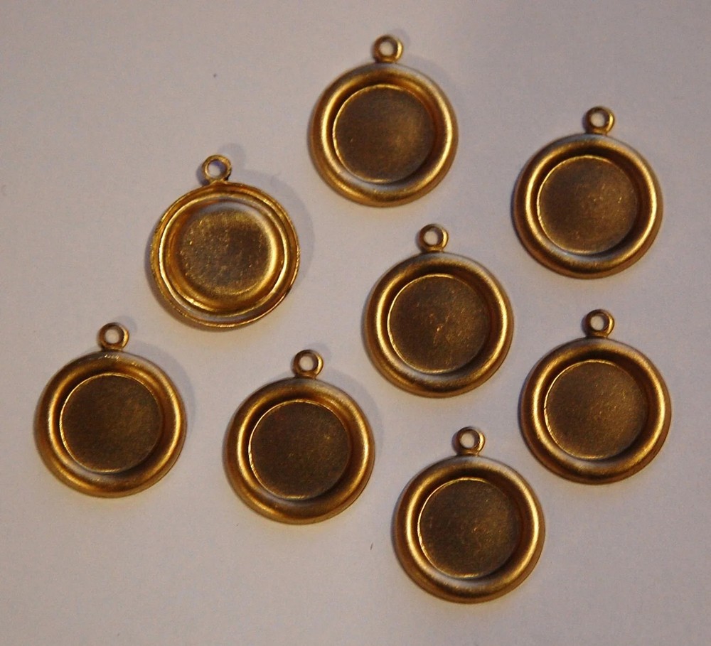 1 Loop Raw Brass Rolled Edge Round Setting 9mm (8) stn032