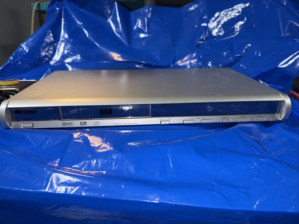 Memorex MVD2037 Progressive Scan DVD Player No remote Powers Up