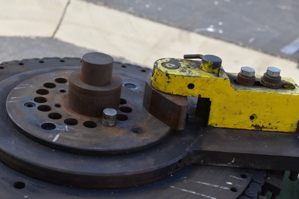 Di-Acro bender no 4 with stand and tooling