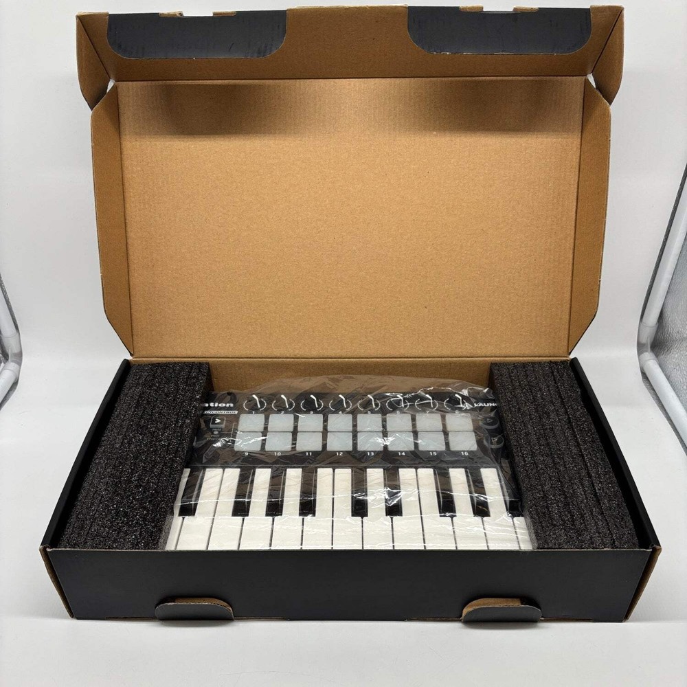 Novation Launchkey MINI MK2 Keyboard Controller NOVLKMIN2