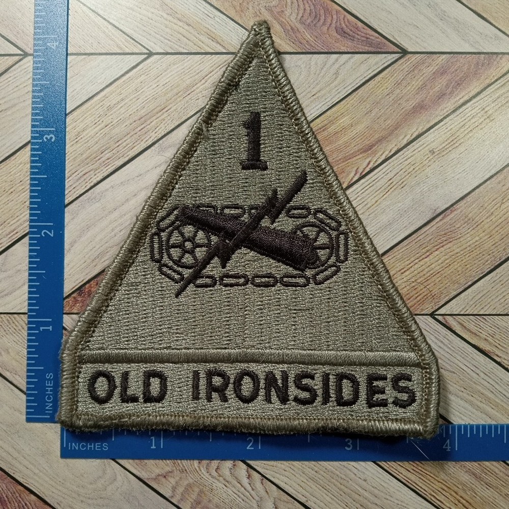 Army Patch: 1st Armored Division w/tab (1 piece) - subdued, merrowed edge