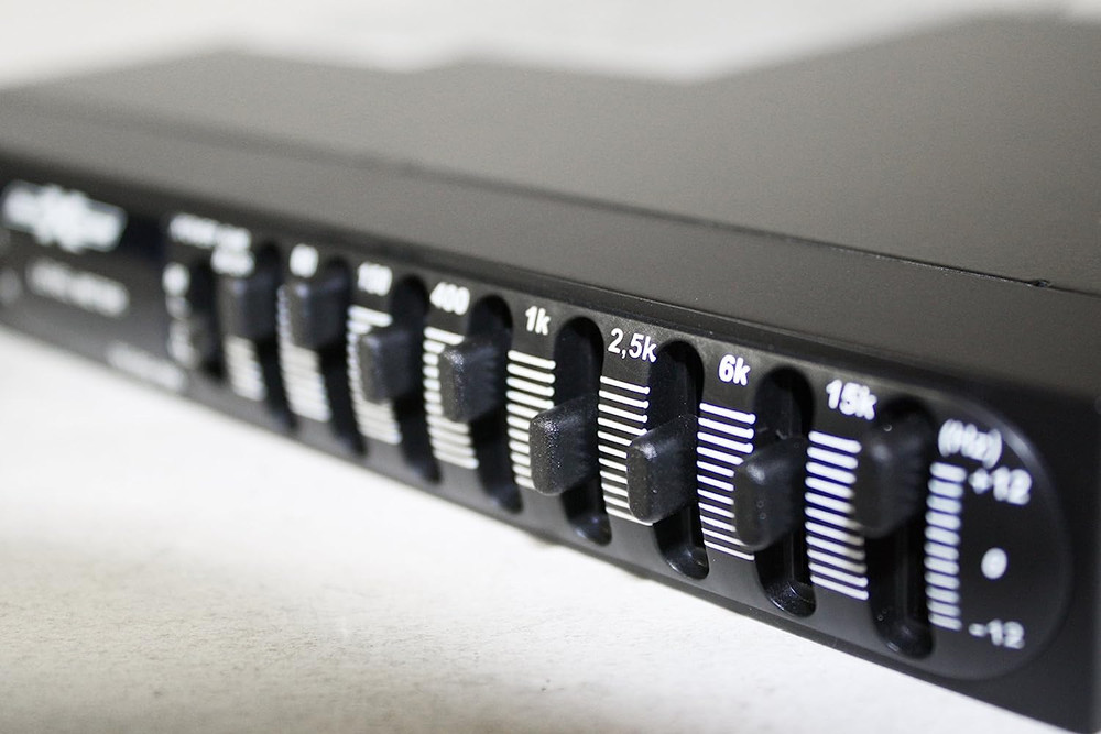 7 Band Passive Stereo Graphic Equalizer with Fader Control ST-EQ-18