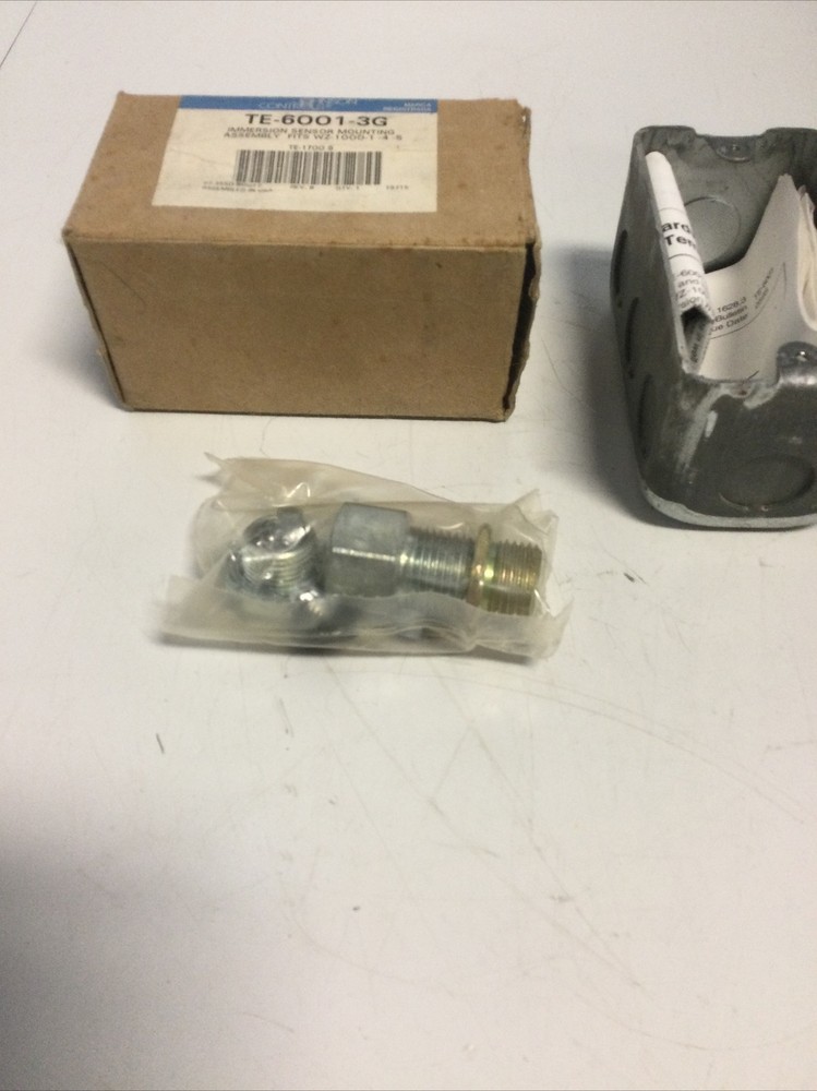 NEW, JOHNSON CONTROLS, TE-6001-3G, TEMP. SENSOR WALL MOUNT. (2D-4)