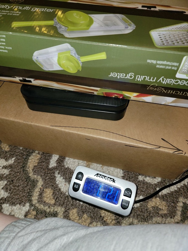 * Kitchen Living Multi Grater White & Green