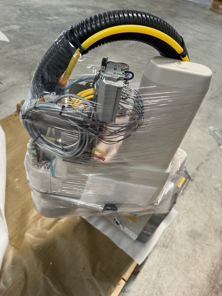 OMRON ADEPT ECOBRA 600 SCARA ROBOT W/ CABLES + ESTOP