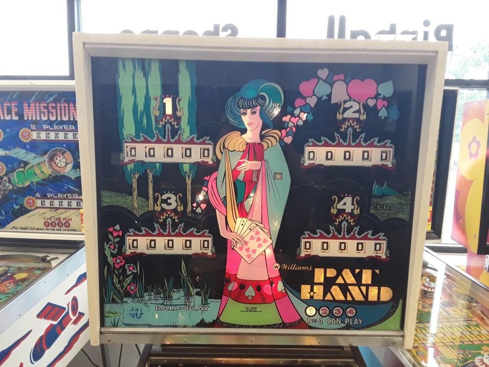 Pat Hand Pinball Machine by Williams
