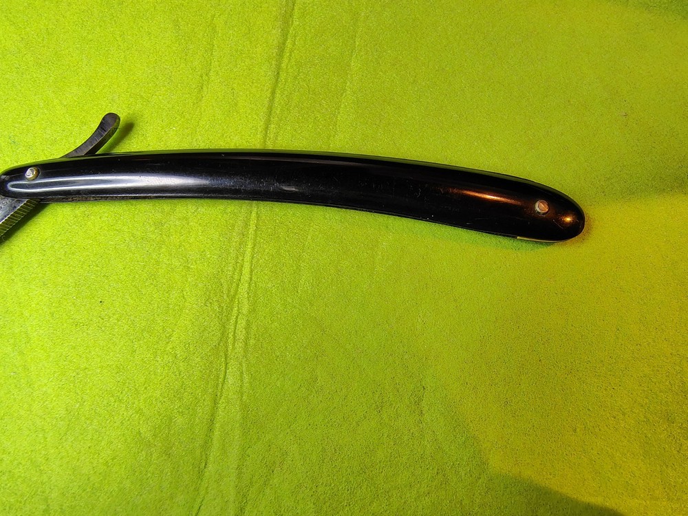 The Torrey Razor Straight Razor