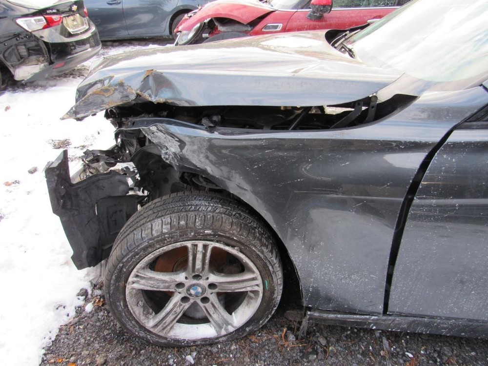 328I 2015 Glove Box 1023210