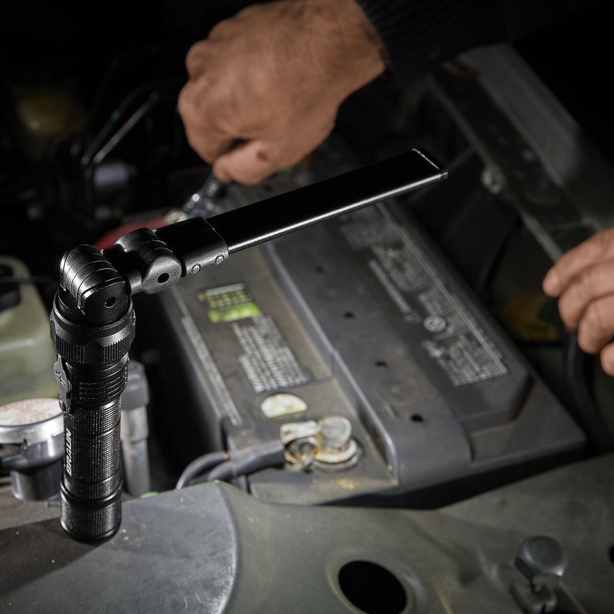 Braun Slim Bar Folding Rechargeable 500 Lumens Magnetic Led Light