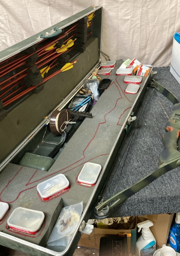 FULL Compound Bow Archery Set with Case, Arrows, All Fish Gears and Much More