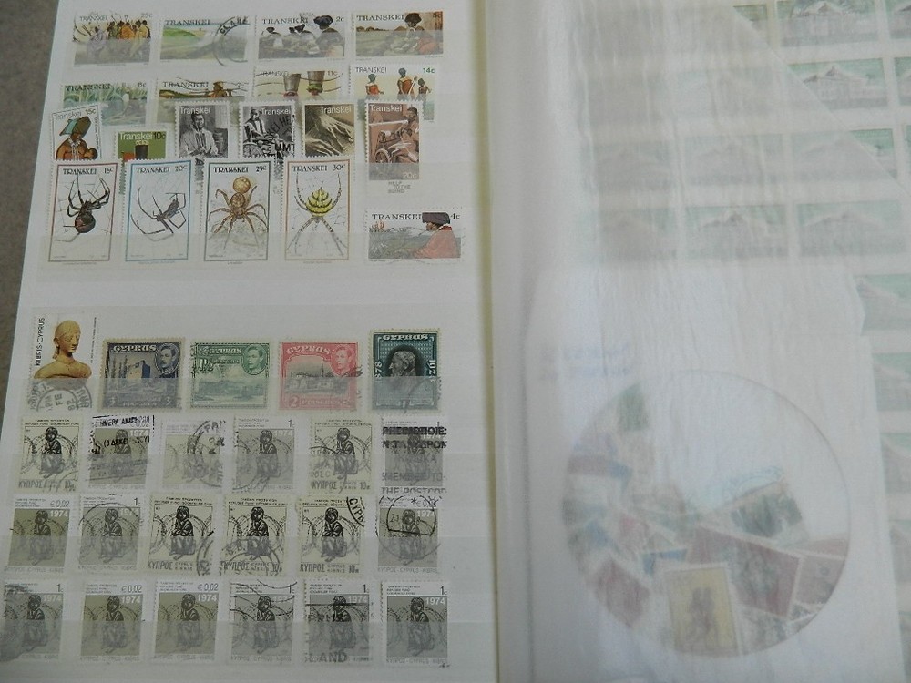 BRITISH COMMONWEALTH STAMPS COLLECTION IN STOCKBOOK