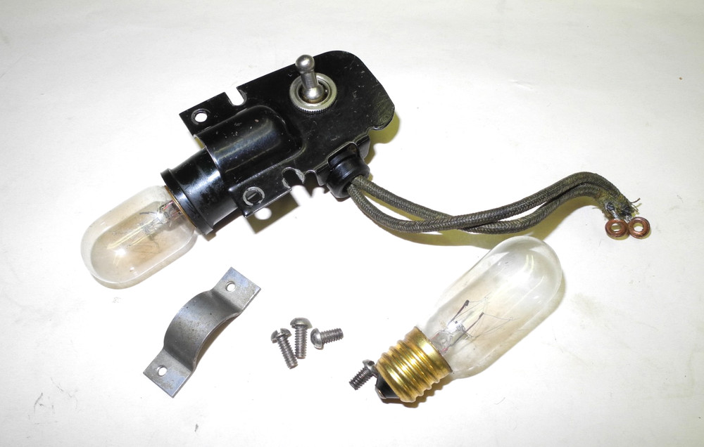 VINTAGE WHITE SEWING MACHINE MODEL #77 COMPLETE LIGHT ASSEMBLY, 2 BULBS, NICE