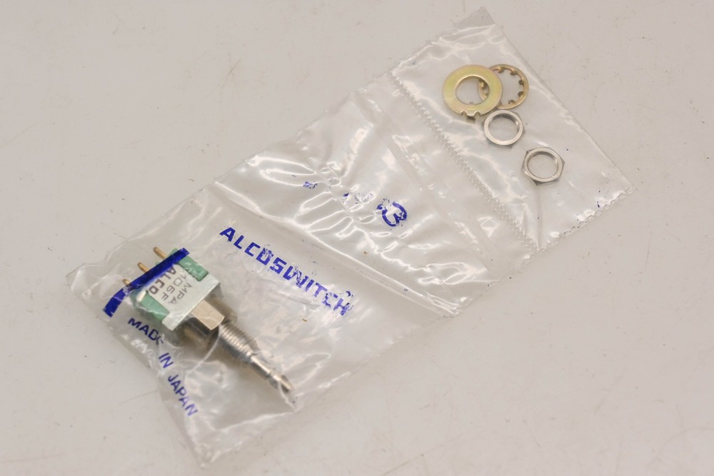 Alco MPA106F Push-Button Switch NOS