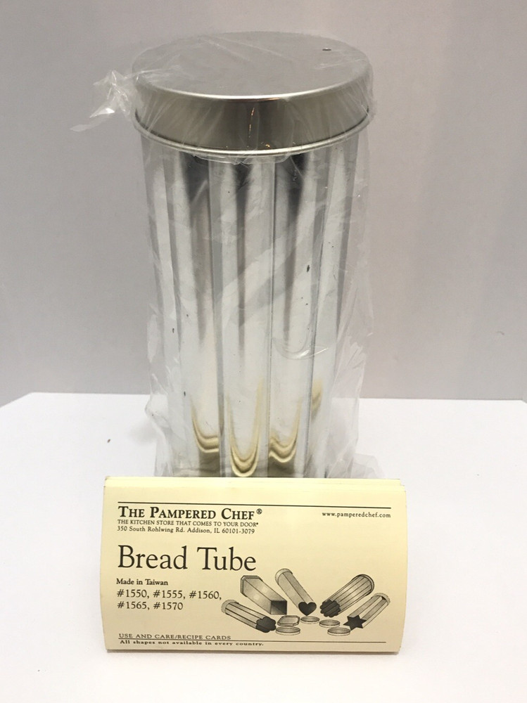 PAMPERED CHEF Bread Tube Scalloped Model 1565 Vintage Bakeware NEW Boxed