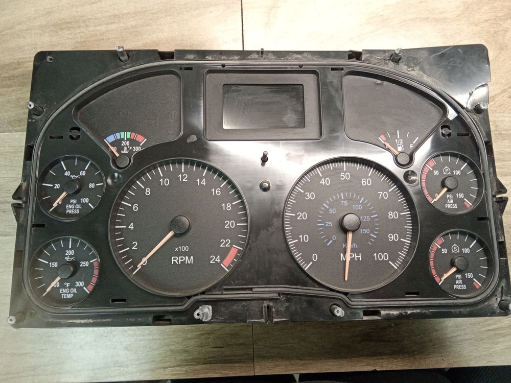 MACK instrument Cluster A2C53090404 (Damage)