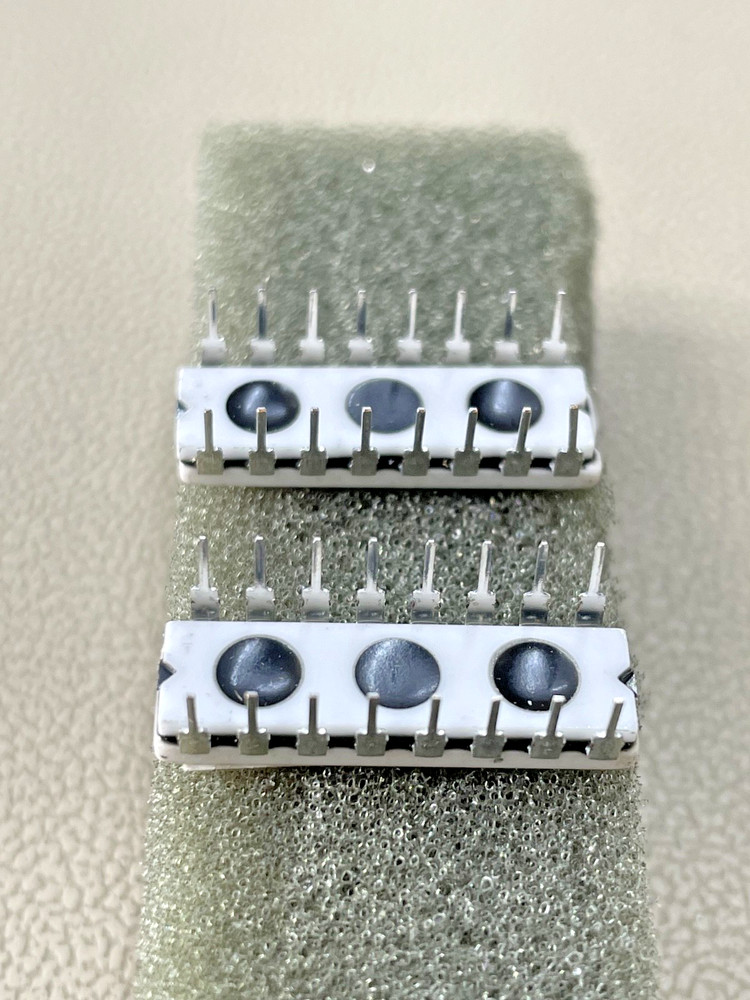 Old School Kicker 60Hz Chip, Pair, NOS