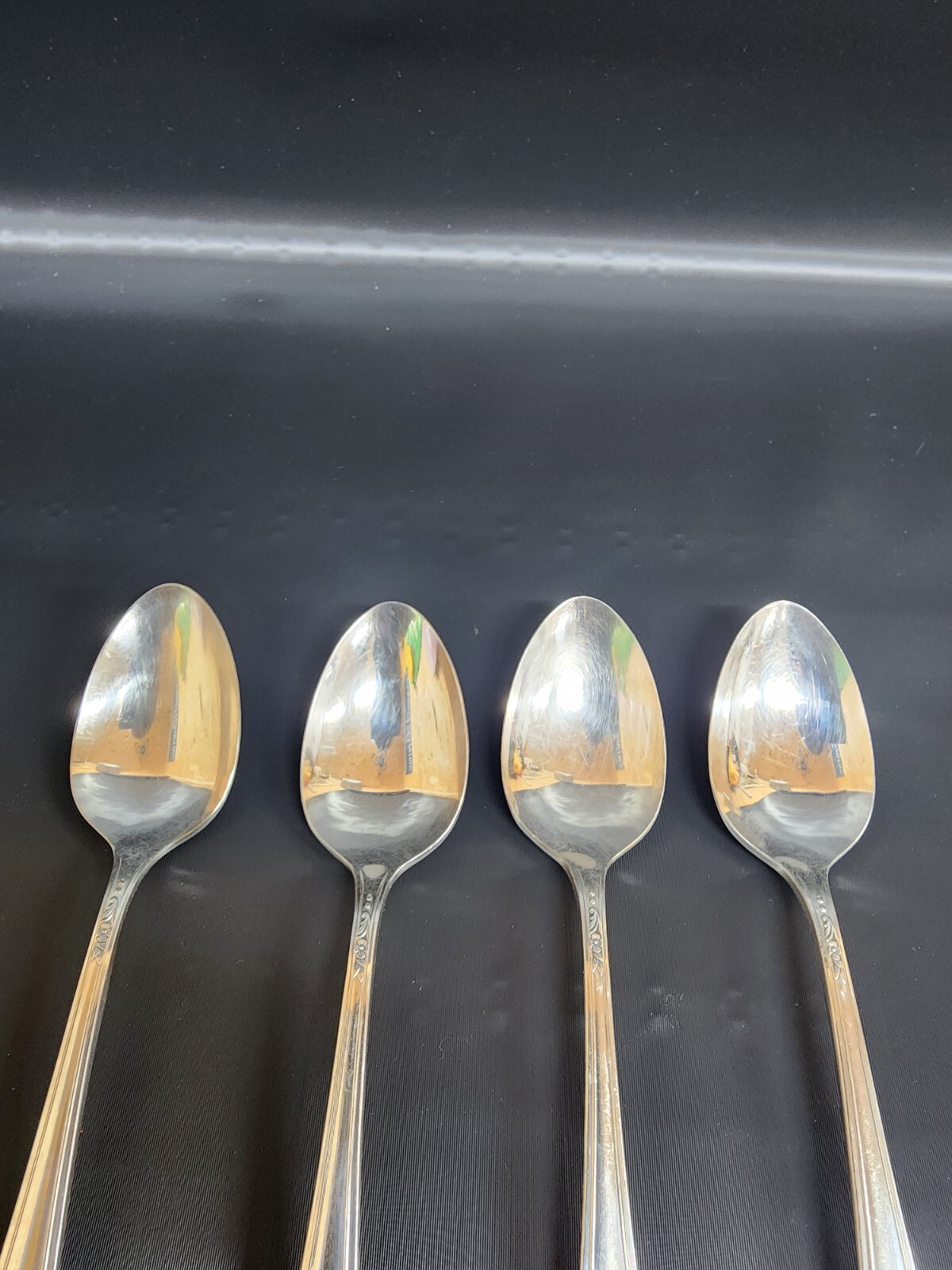 Set Of 4 Oneida Community Tudor Plate Queen Bess II Teaspoons