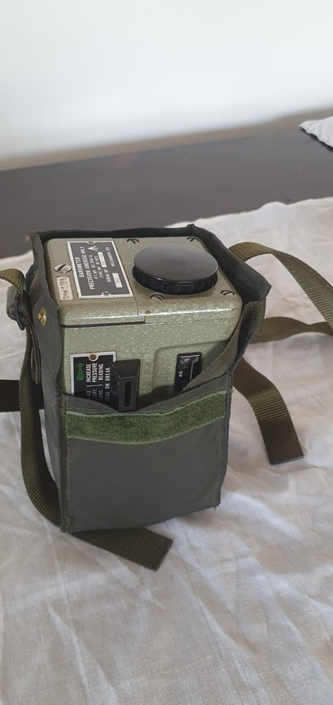 Barometer Electronic precision aneroid Mk1