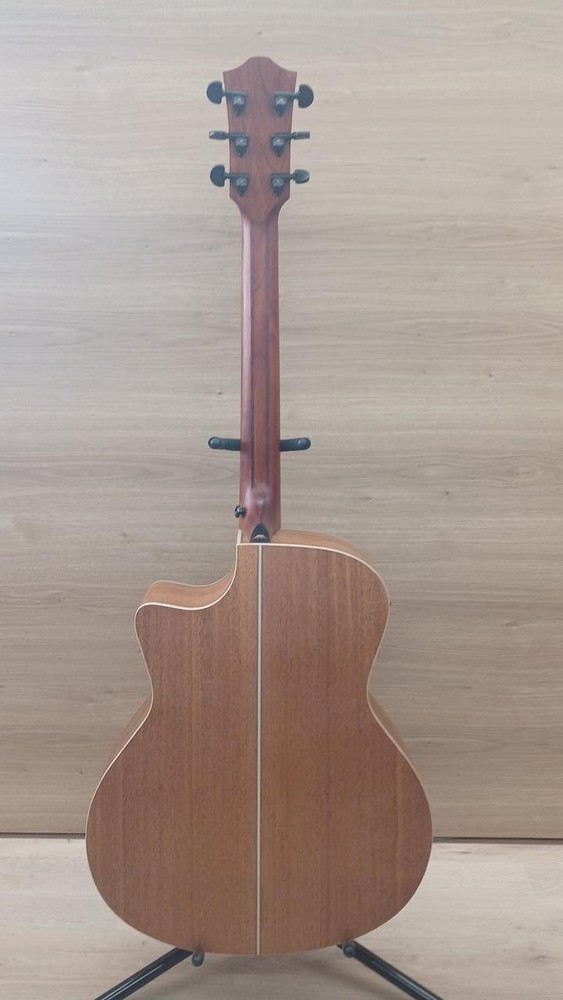 BROMO BAT2CE electric acoustic guitar