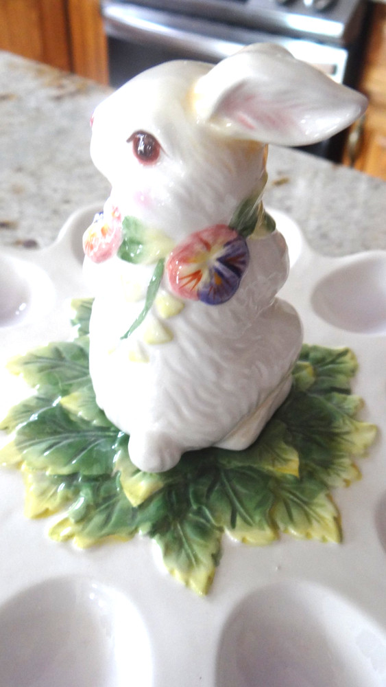 EUC THE BUNNY COLLECTION by CornerRUBY CERAMIC EASTER RABBIT DEVILED EGG DISH