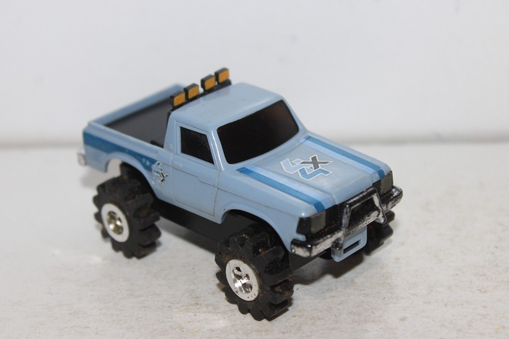 stomper 4x4 chevrolet pick up