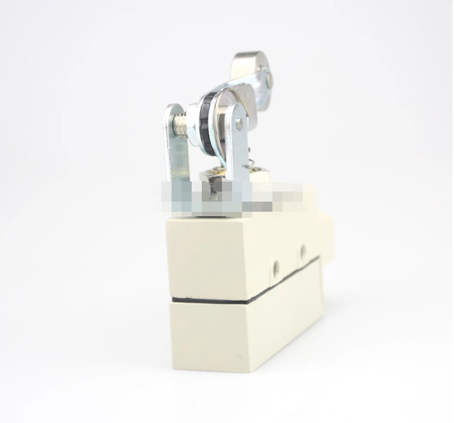 1PC NEW OMRON Limit switch ZE-QA2-2 #LL