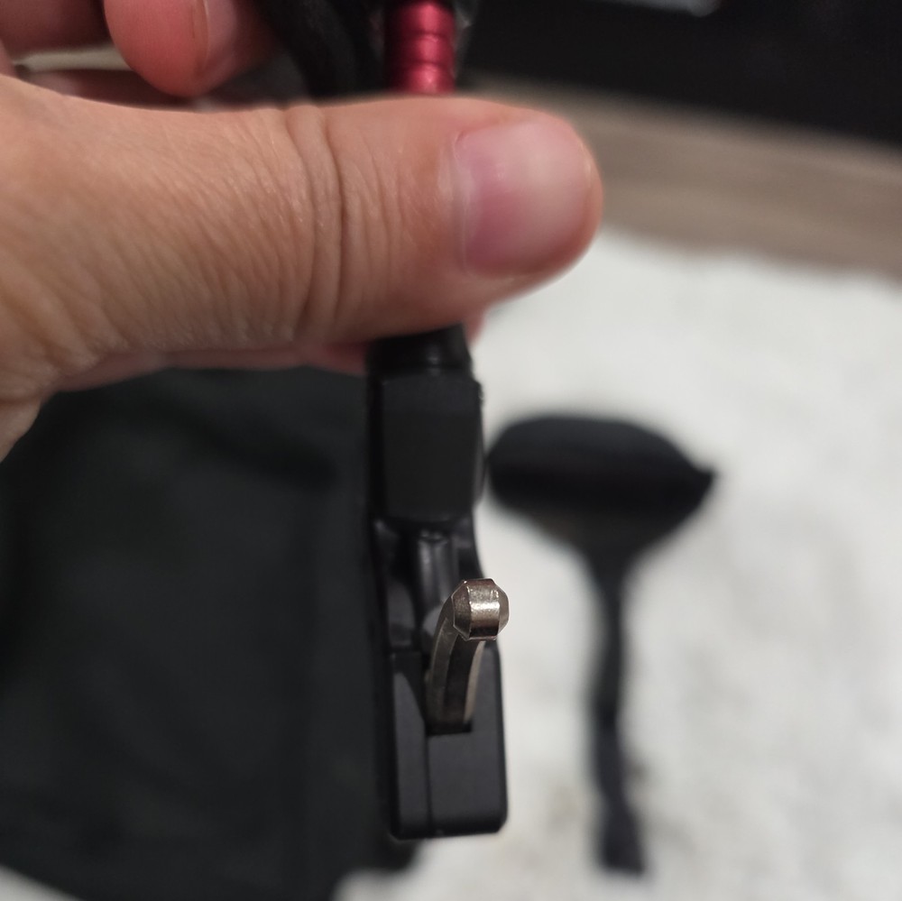 Tru-Fire Hard Core Buckle Archery Release. Black/Red.