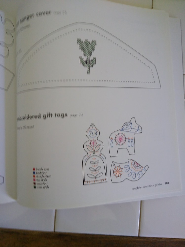 Scandinavian Needlecraft: 35 step-by-step projects by Youngs, Clare