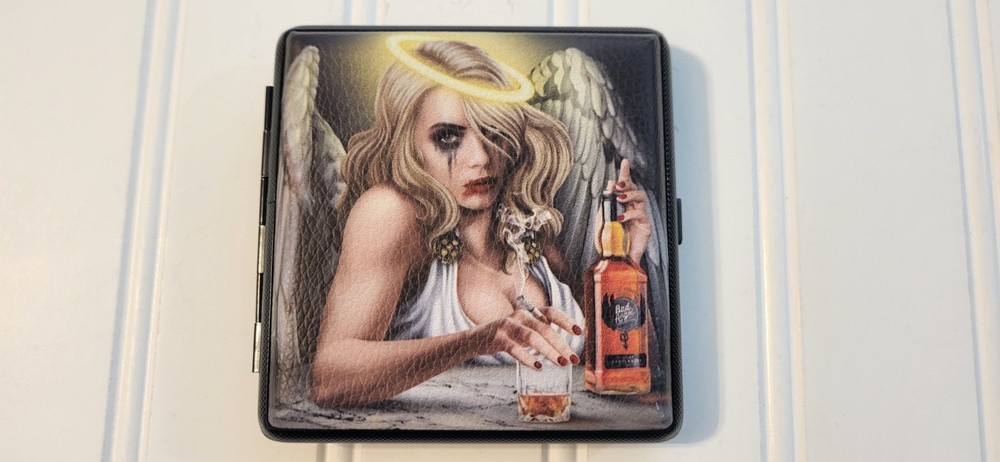 Smokezilla Cigarette Case W/Built In USB Rechargeable Coil Lighter