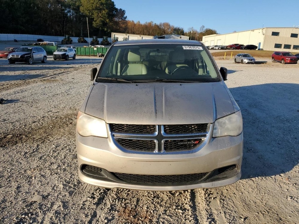 CARAVAN 2013 Glove Box 4912095