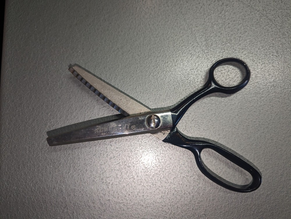 Vintage KLEENCUT PINKING SHEARS w/Automatic Stop Sewing Scissors & Box USA