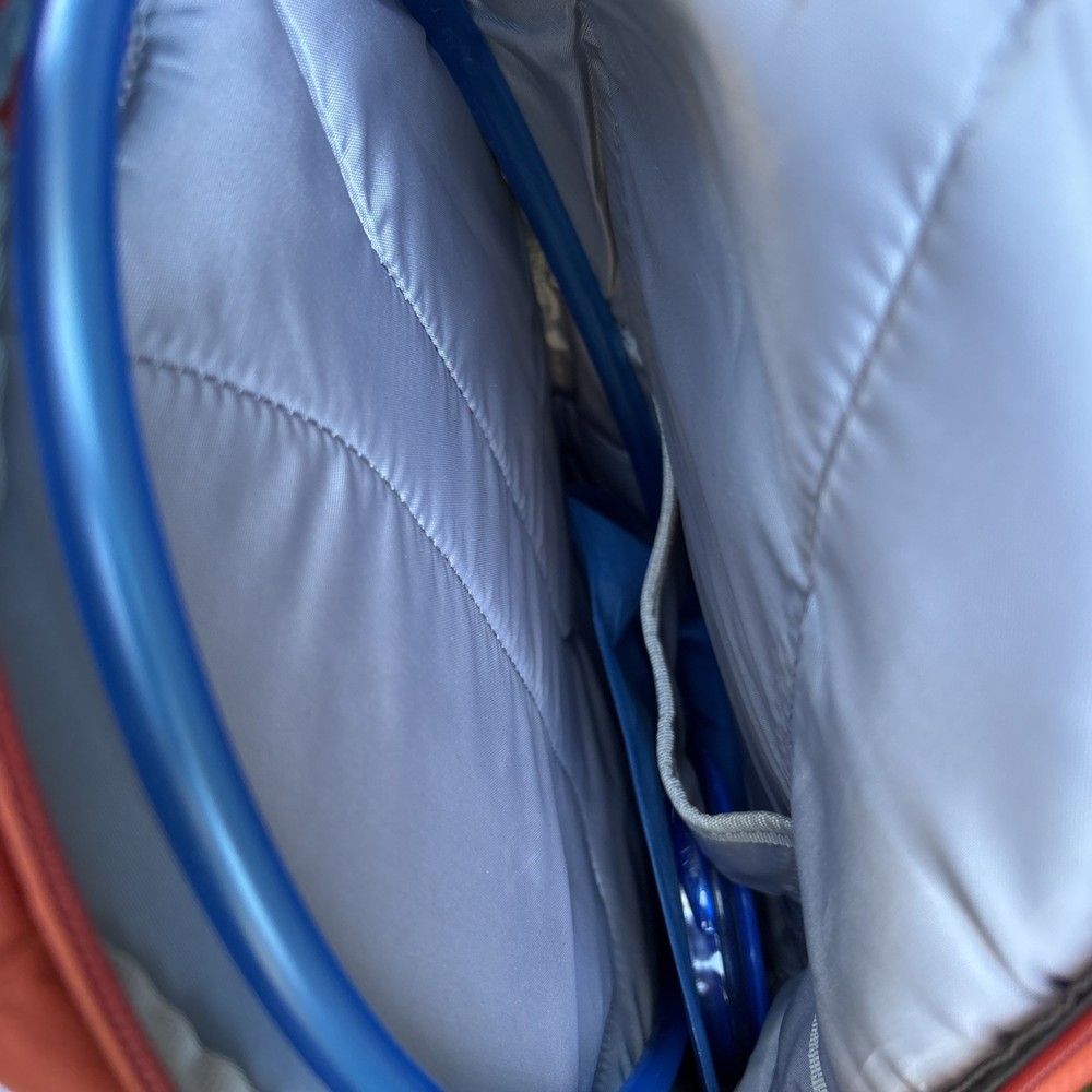 Camelback Cloud Walker Hydration Black Backpack w/Reservoir Bladder Hiking