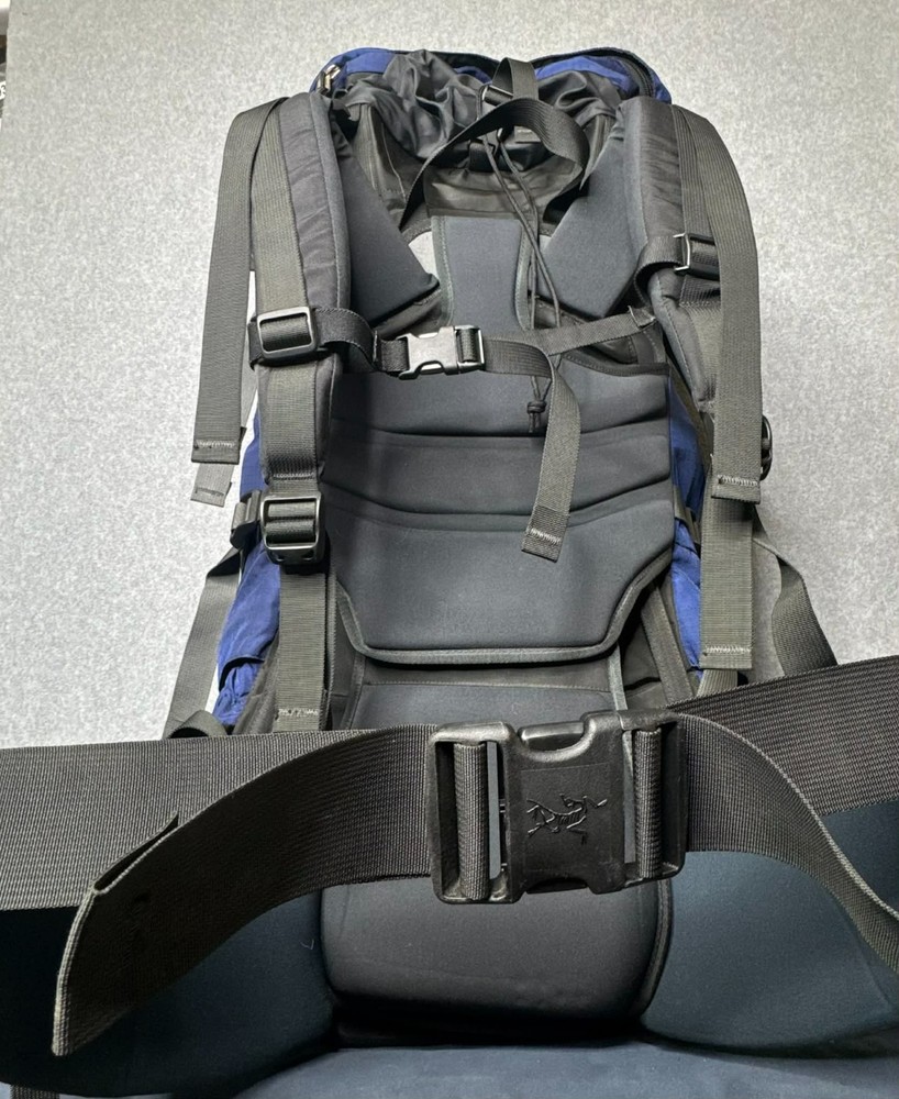 Arc'teryx Bora 75 Backpack Hiking Camping Internal Frame Black Blue Large Pack