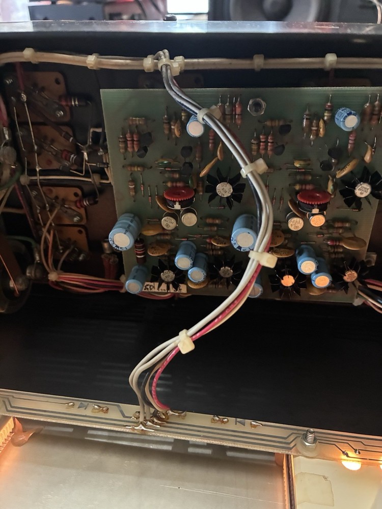 Vintage Phase Linear 400 Power Direct Coupled Solid State Amp Powers On AS-IS