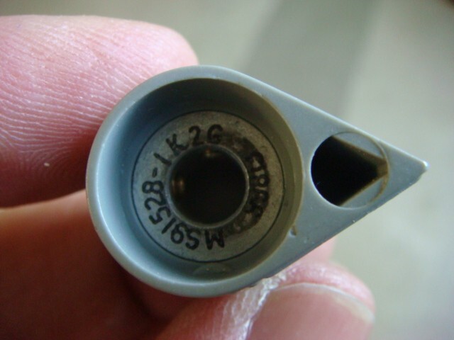 ONE Lot Three (3) Dual Set-Screw GRAY Pointer Knobs MS91528-1K2G -- New & Unused