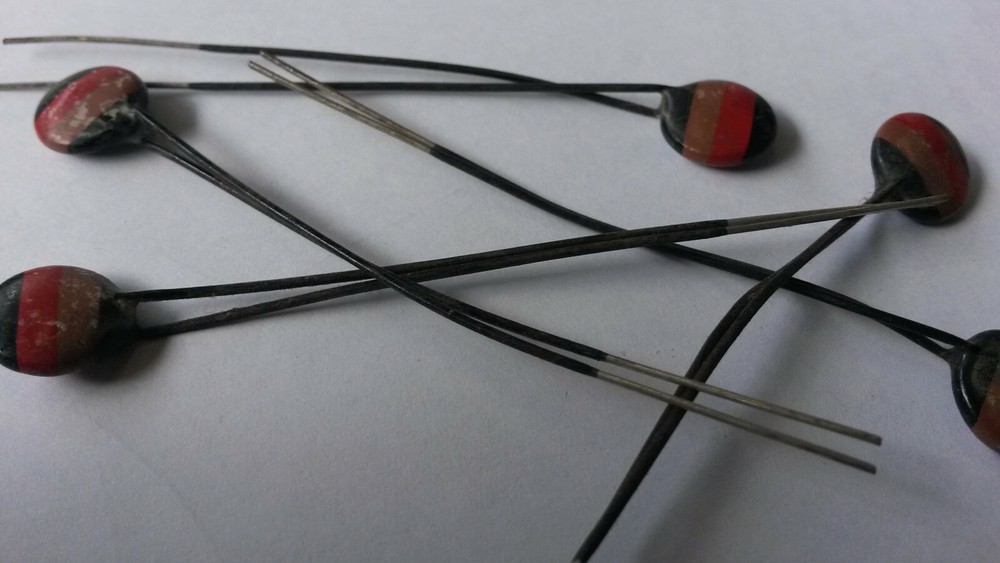 RARE 15 OHM NTC TEMPERATURE DEPENDENT RESISTOR D=10mm 5x 25089