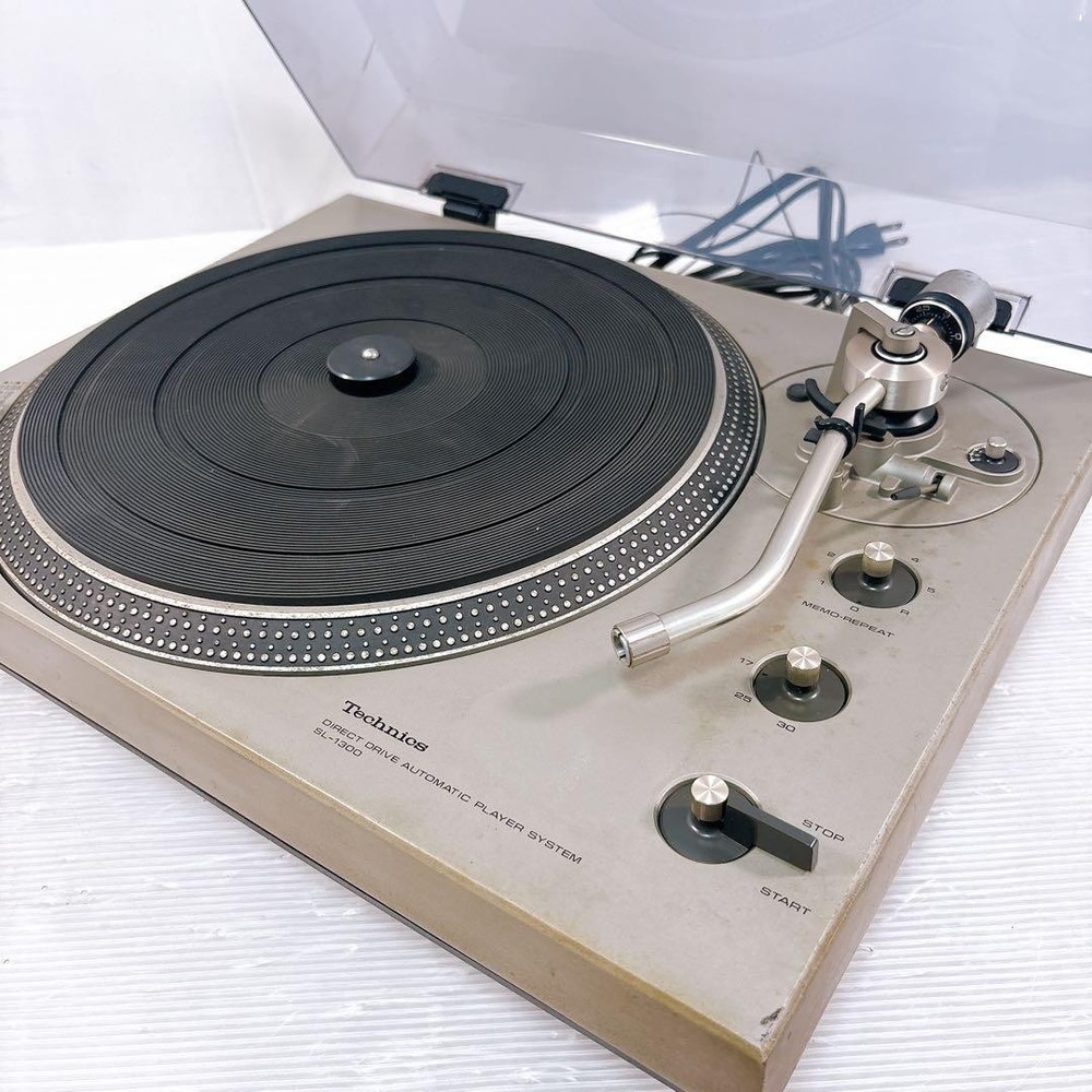 Technics SL-1300 Fully-Automatic Direct-Drive Turntable Record Player