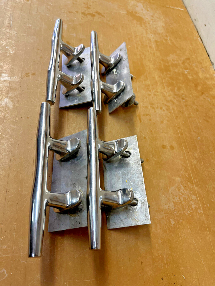 2002 Glastron SX175 Cleats