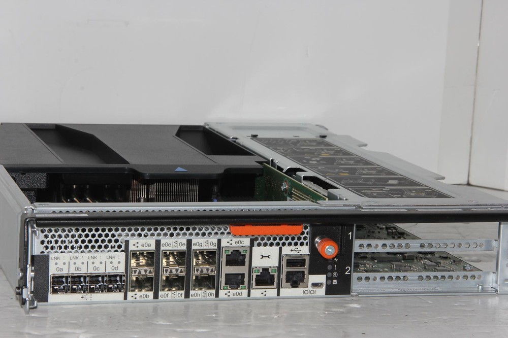 NETAPP 111-02493+B1 Storage Controller Module