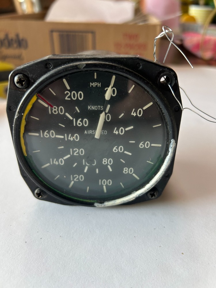 Aero Commander 112 airspeed indicator
